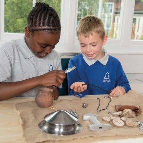 Anglo-Saxon Archaeo-Box Artefact Collection KS2